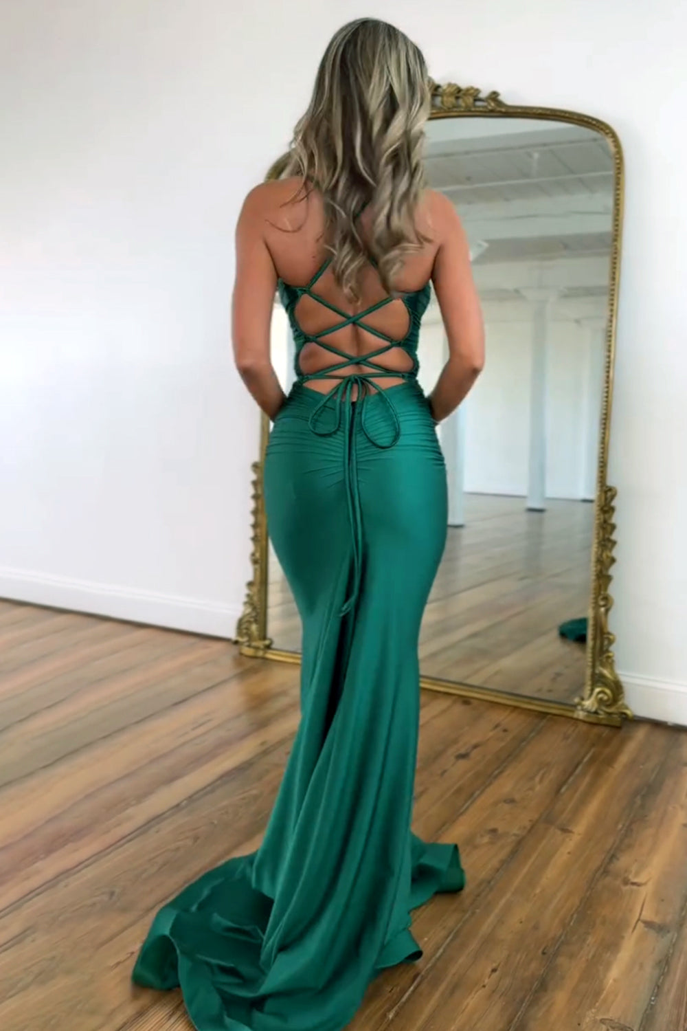 Chic Green Mermaid Spaghetti Straps Lace Up Long Satin Prom Dress