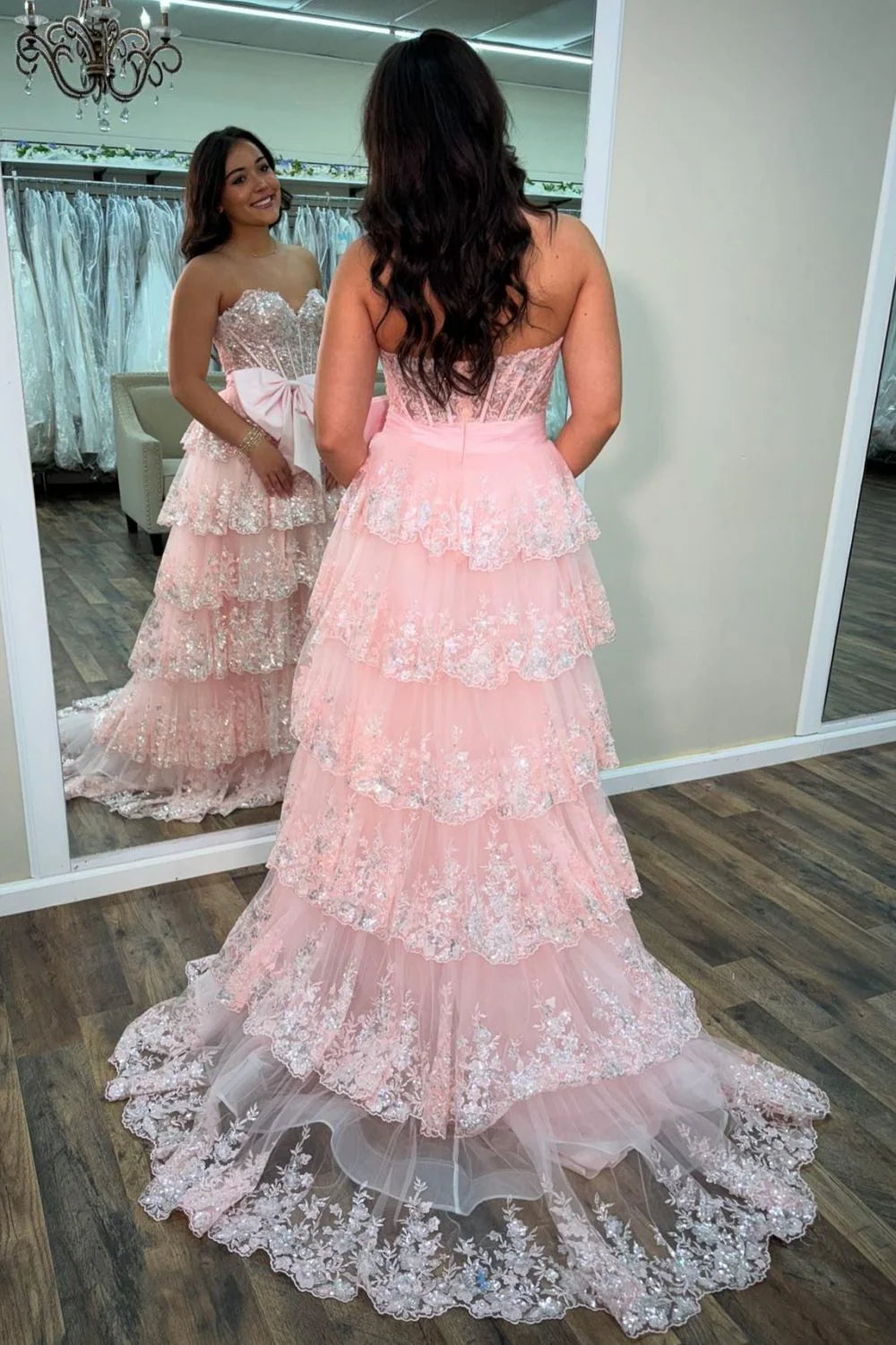 Luxurious Sweetheart A-Line Layered Prom Dress with Sequined Appliques