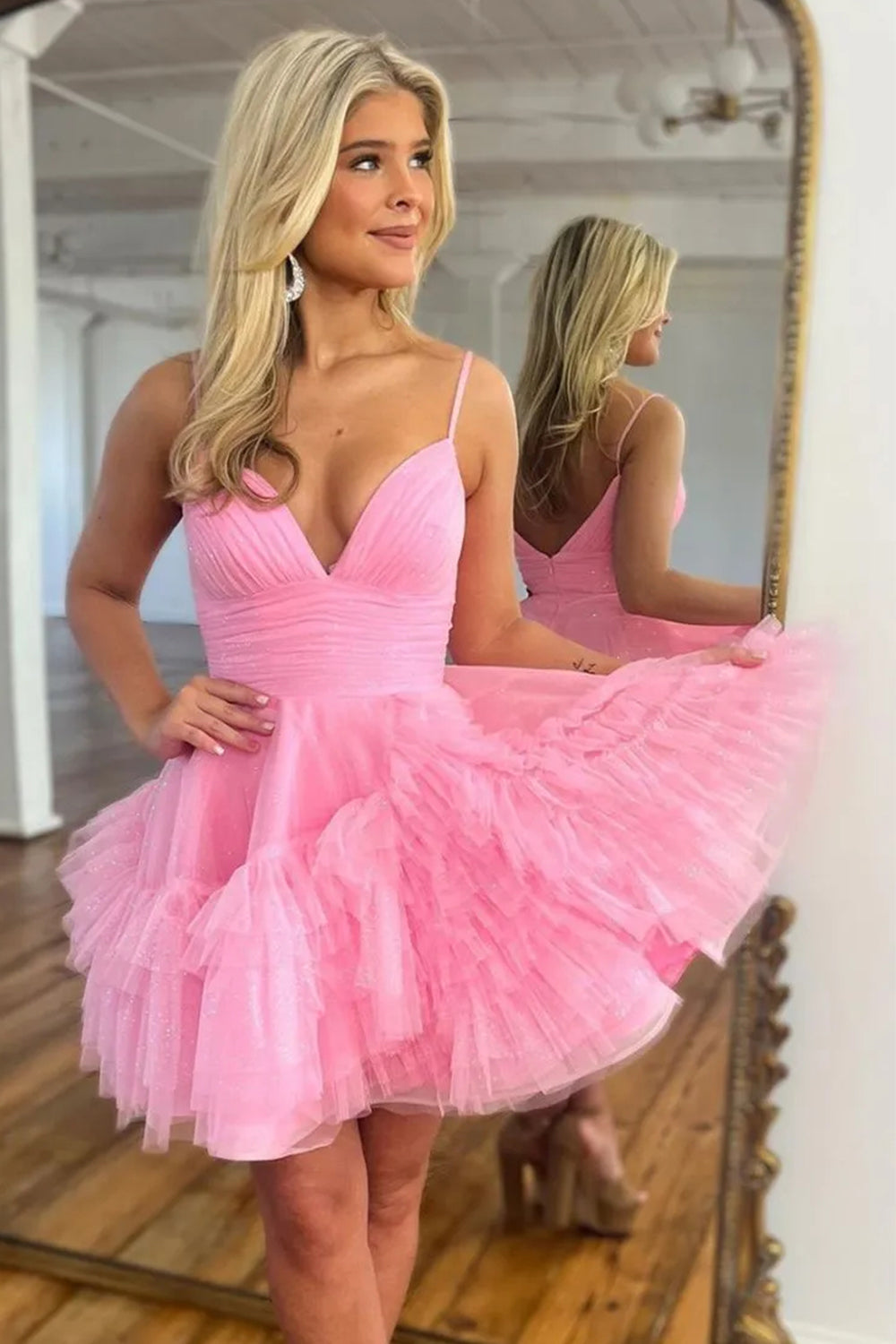 Lovely Tulle A-Line Spaghetti Straps Short Party Dress with Ruffles