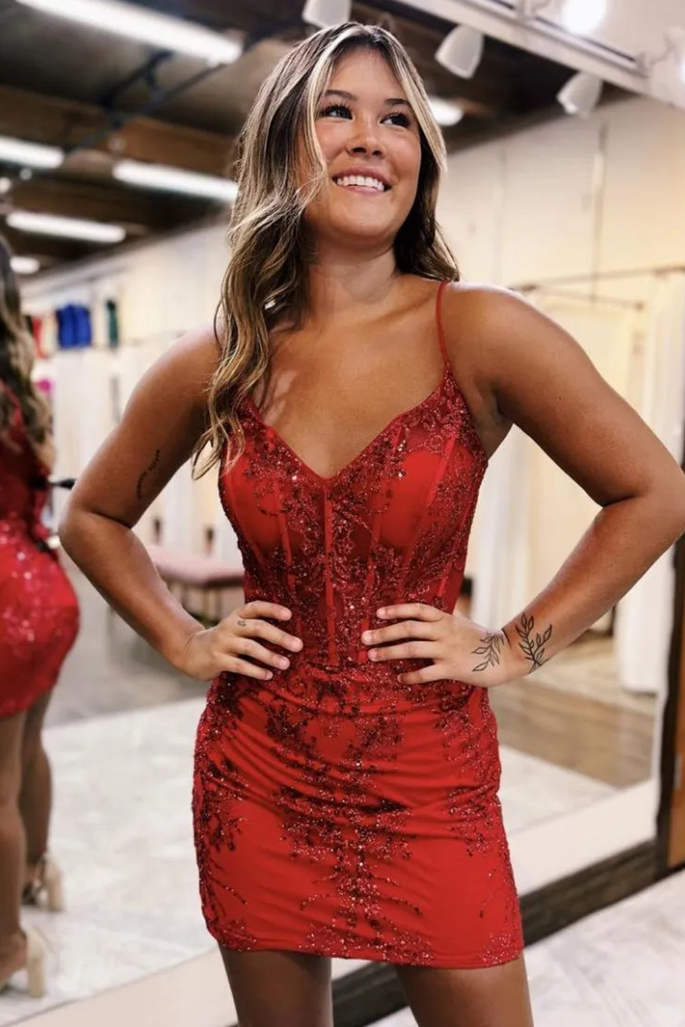 Sparkly Bodycon Spaghetti Straps Short Homecoming Dress with Sequined Appliques