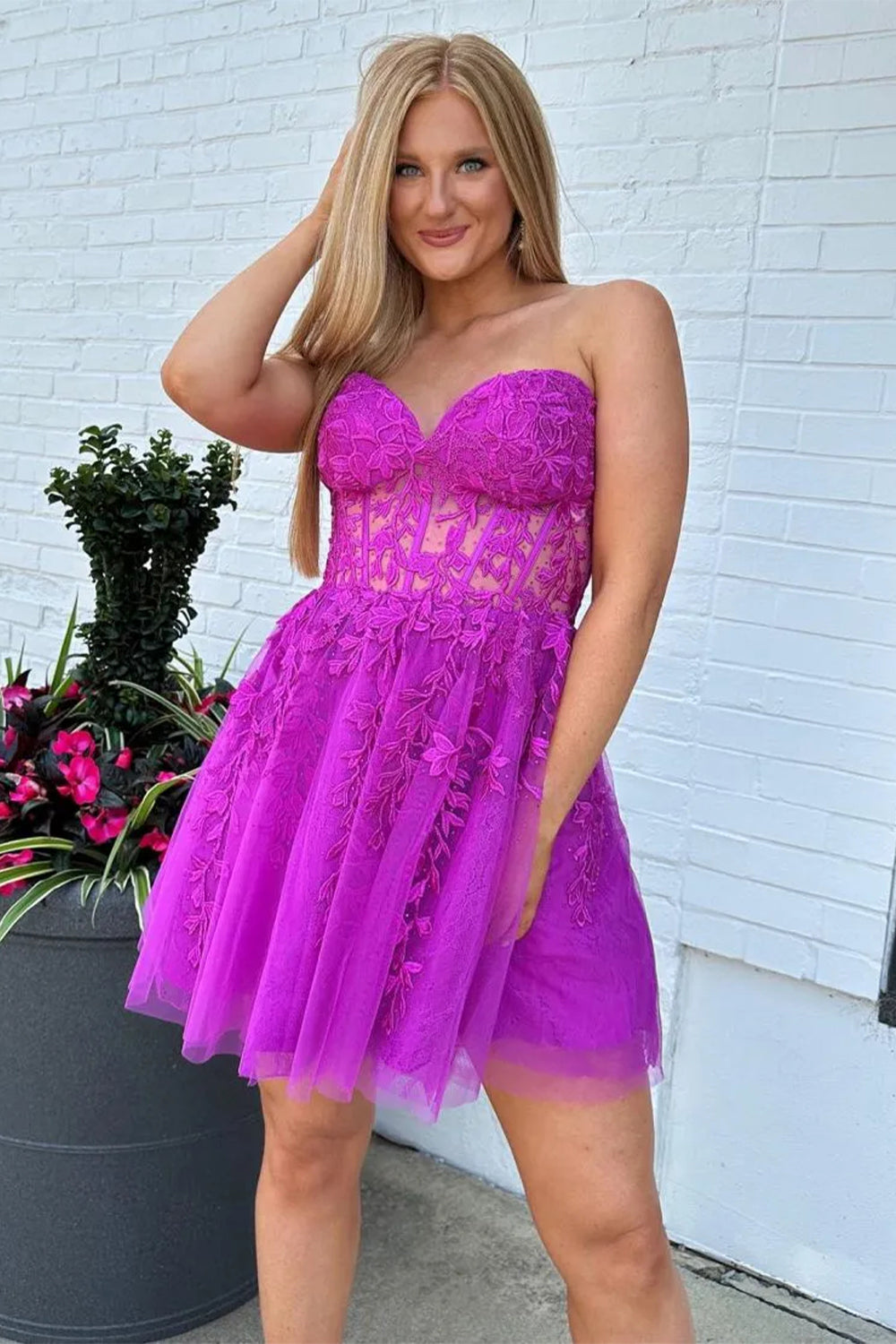 Lovely A-Line Sweetheart Lace Up Short Tulle Homecoming Dress with Appliques