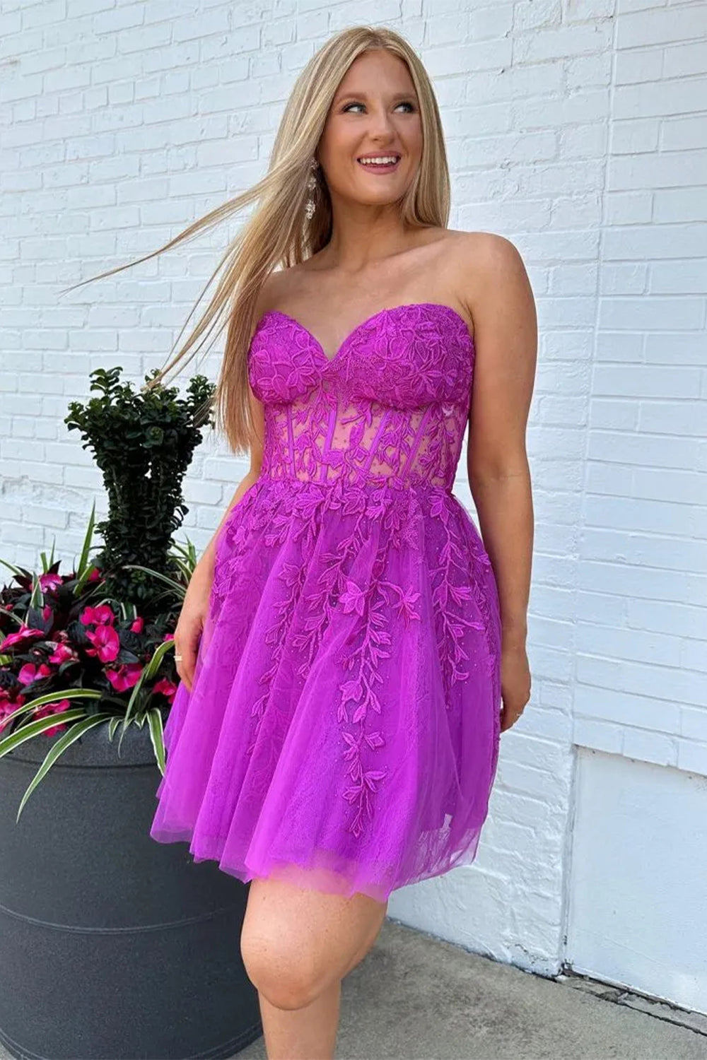 Lovely A-Line Sweetheart Lace Up Short Tulle Homecoming Dress with Appliques