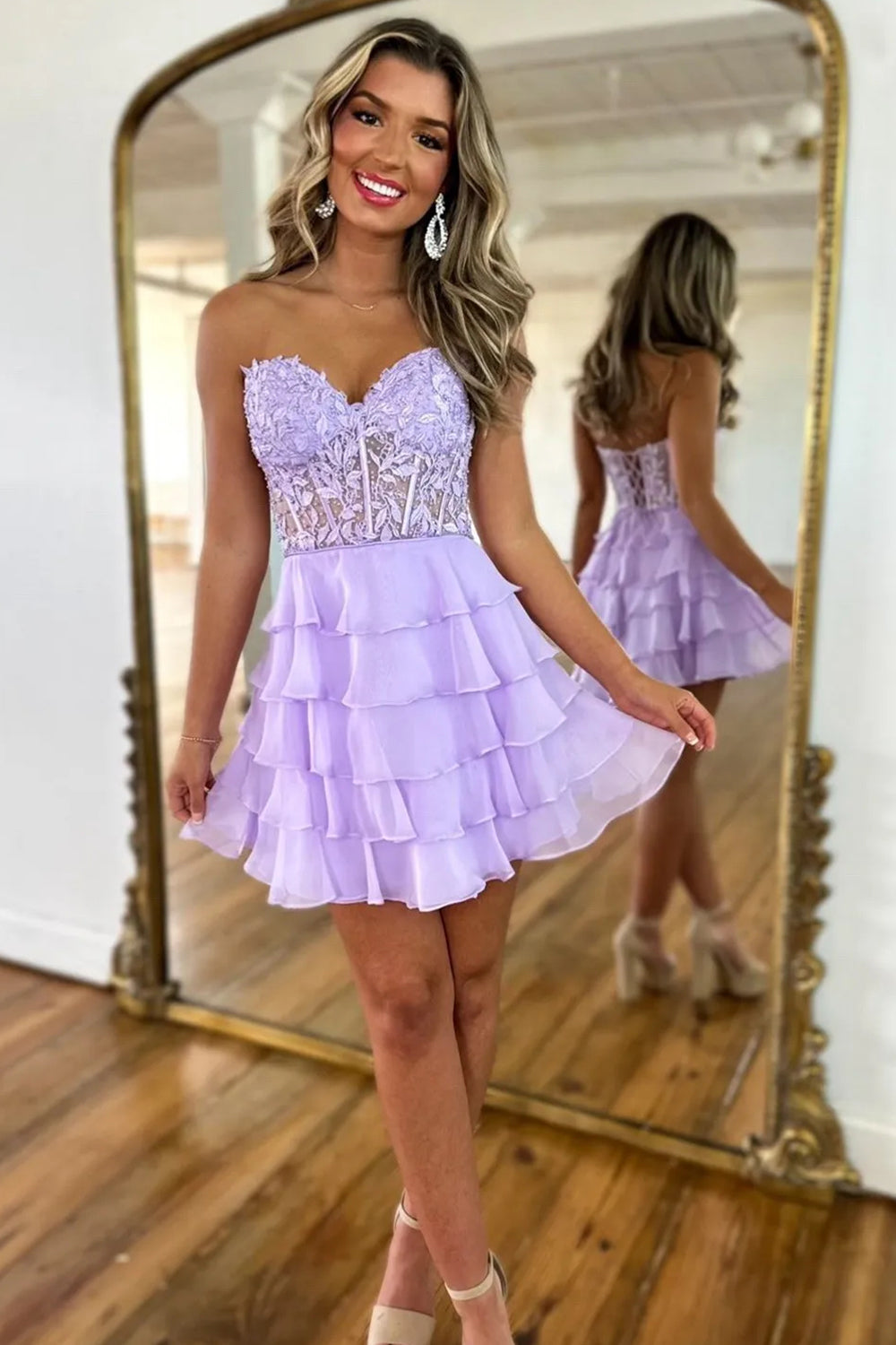 Cute Sweetheart A-Line Lace Corset Chiffon Ruffle Short Homecoming Dress