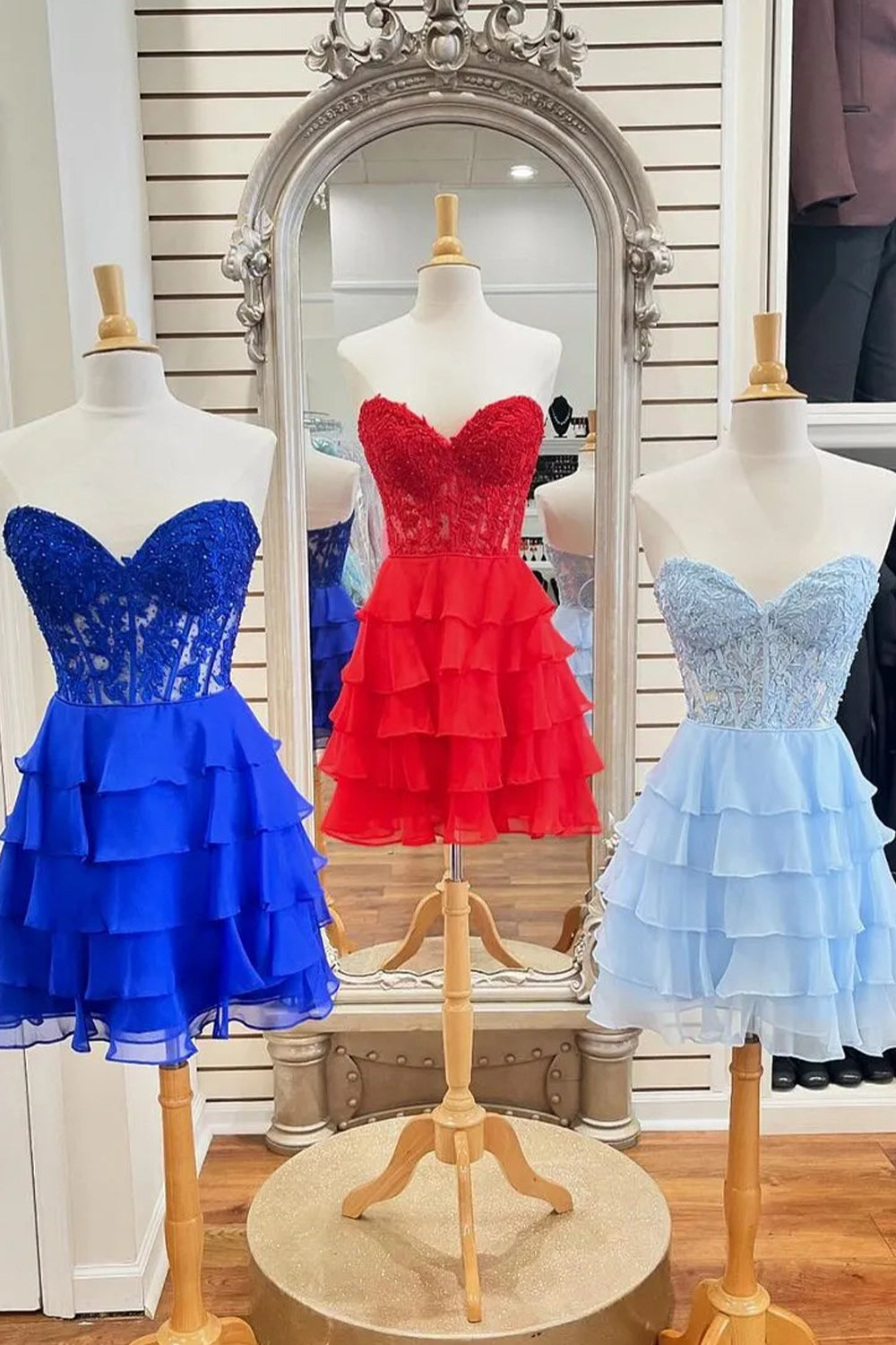 Cute Sweetheart A-Line Lace Corset Chiffon Ruffle Short Homecoming Dress