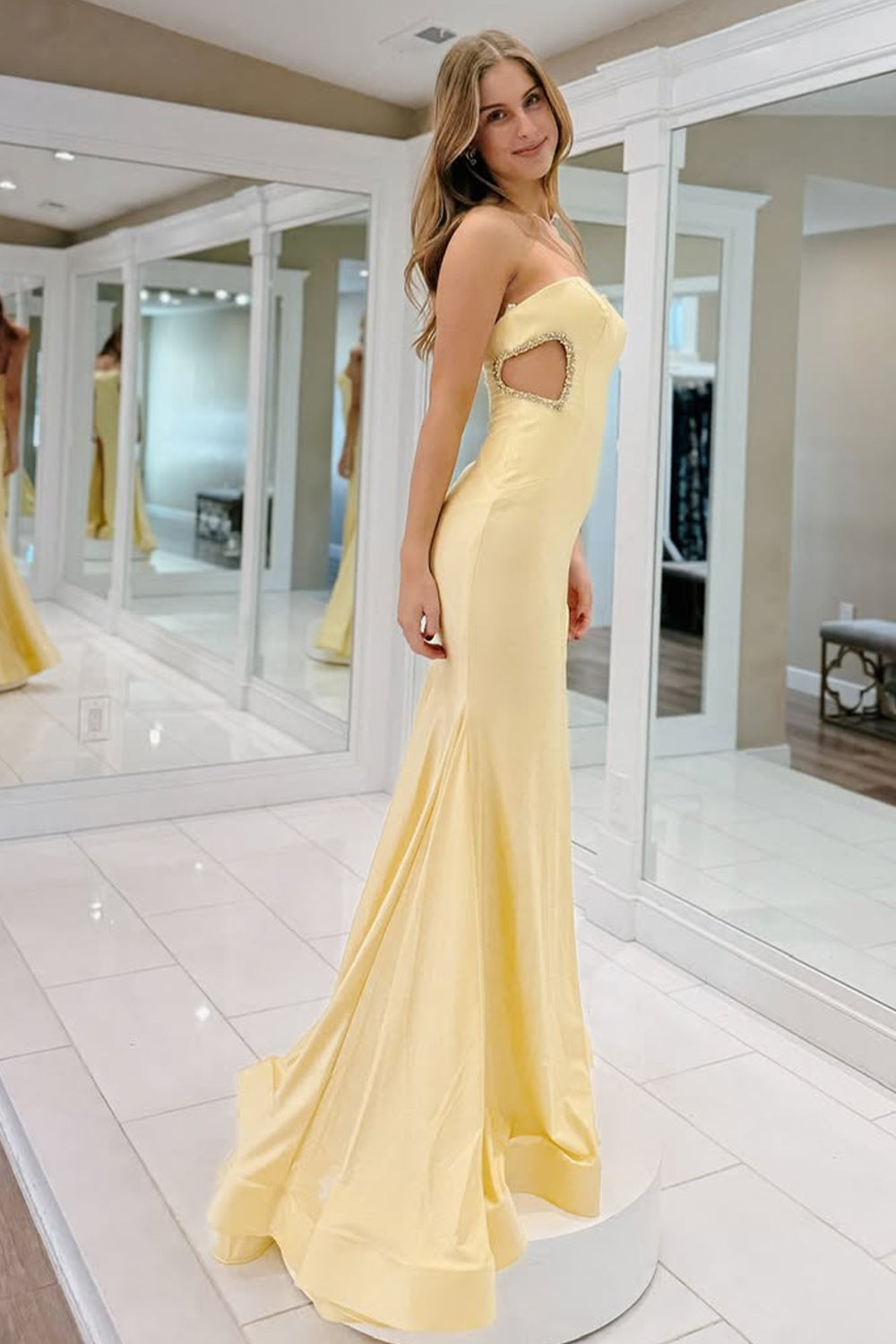 Chic Mermaid Yellow Strapless Long Satin Prom Party Dress with Slit