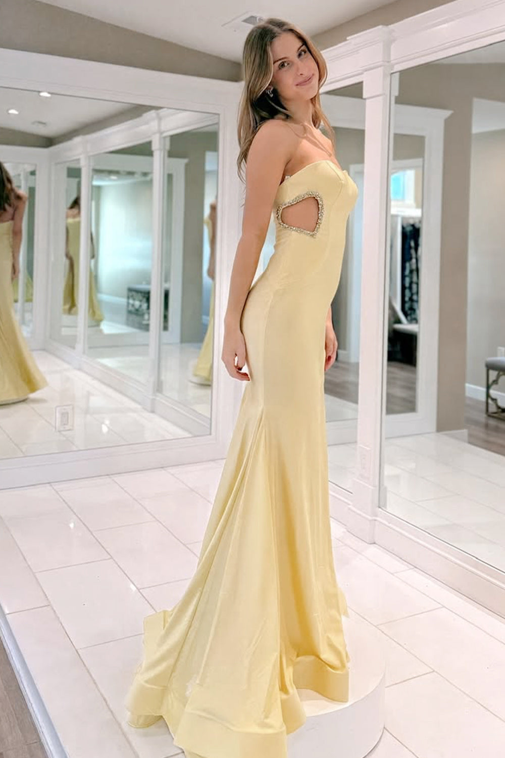 Chic Mermaid Yellow Strapless Long Satin Prom Party Dress with Slit